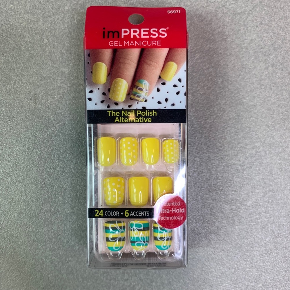 Kiss imPress press on nails w/ accents Wink Wink